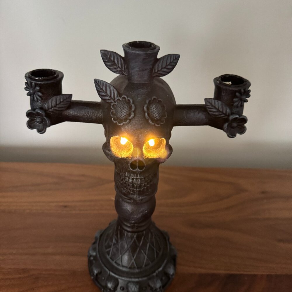 Halloween Martha Stewart Skull Gothic Candle Holder LED Lighted Eyes NWOT